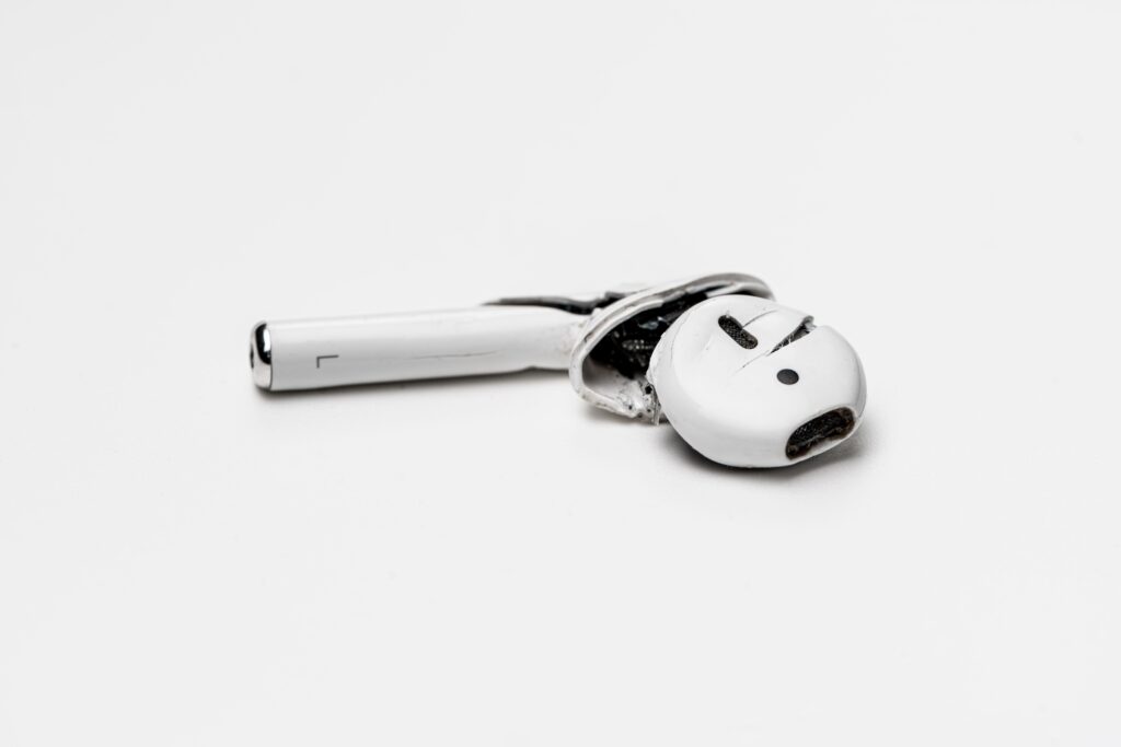 broken-Airpod-wireless-headphone